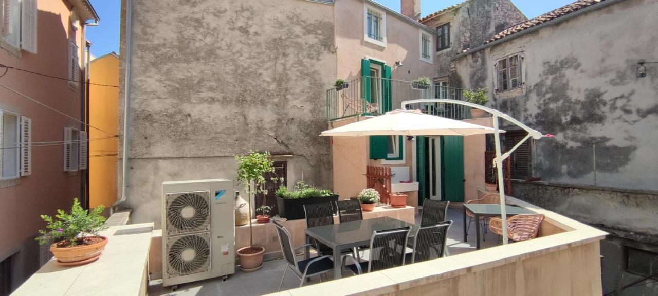Luxury Apartment - Old Soul With A New Heart Црес Экстерьер фото